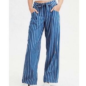 American Eagle Wide Leg Striped Pants Women’s Size 10 100% Cotton Blue